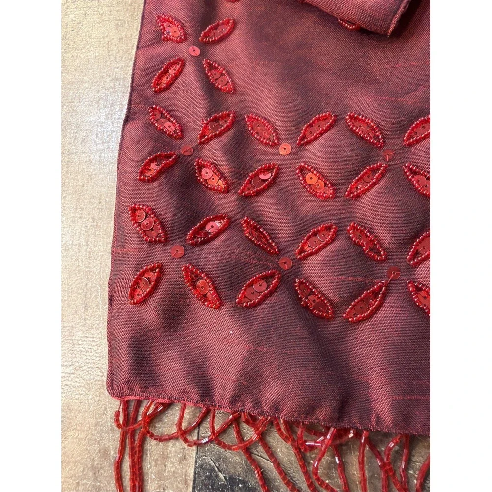 VTG Soft‎ Impressions Burgundy Red Beaded Poinsettia Table Runner 76x12.8
